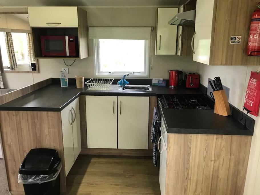 2 Bedroom Caravan. Newquay. Cornwall. Newquay  Exterior photo